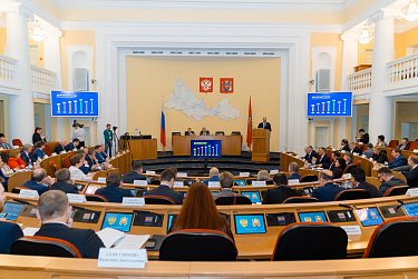 Депутаты приняли в первом чтении бюджет Оренбуржья 